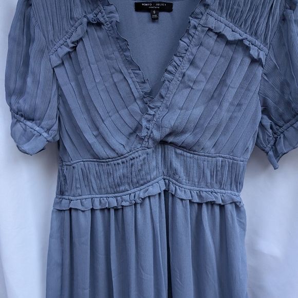 Pale blue Romeo and Juliet dress, size small. - Picture 4 of 5